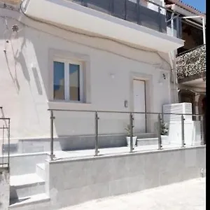 Venti Di , Brucoli Italia